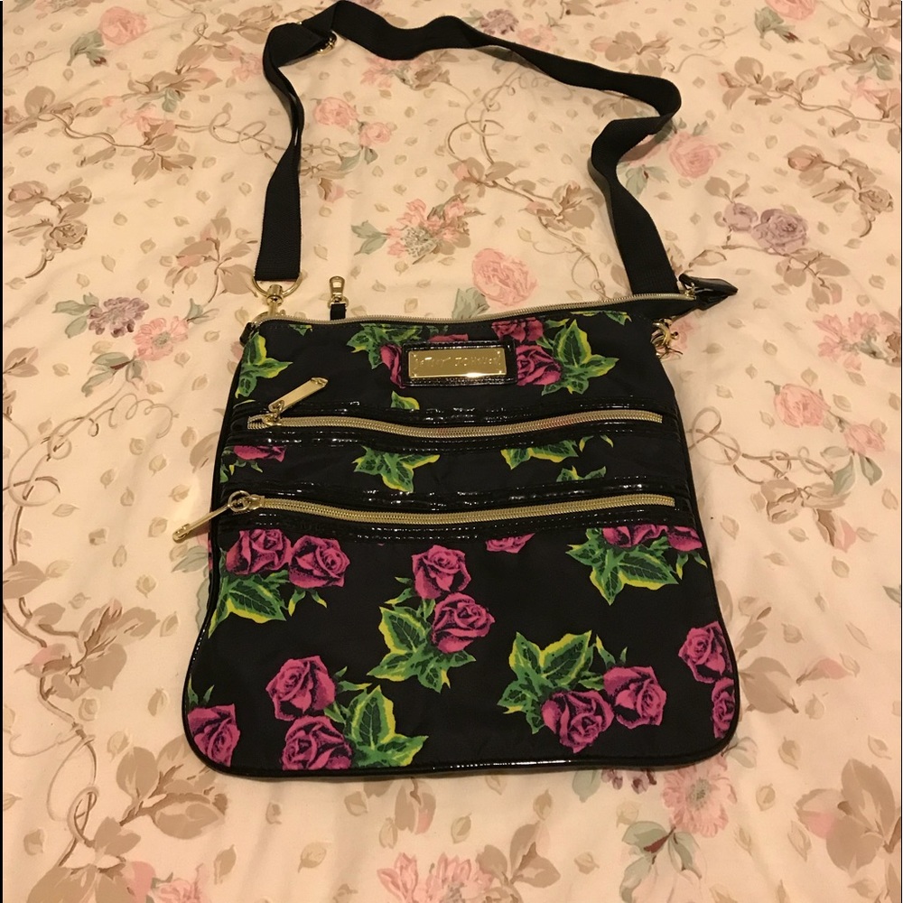 BETSY JOHNSON-CROSSBODY BAG